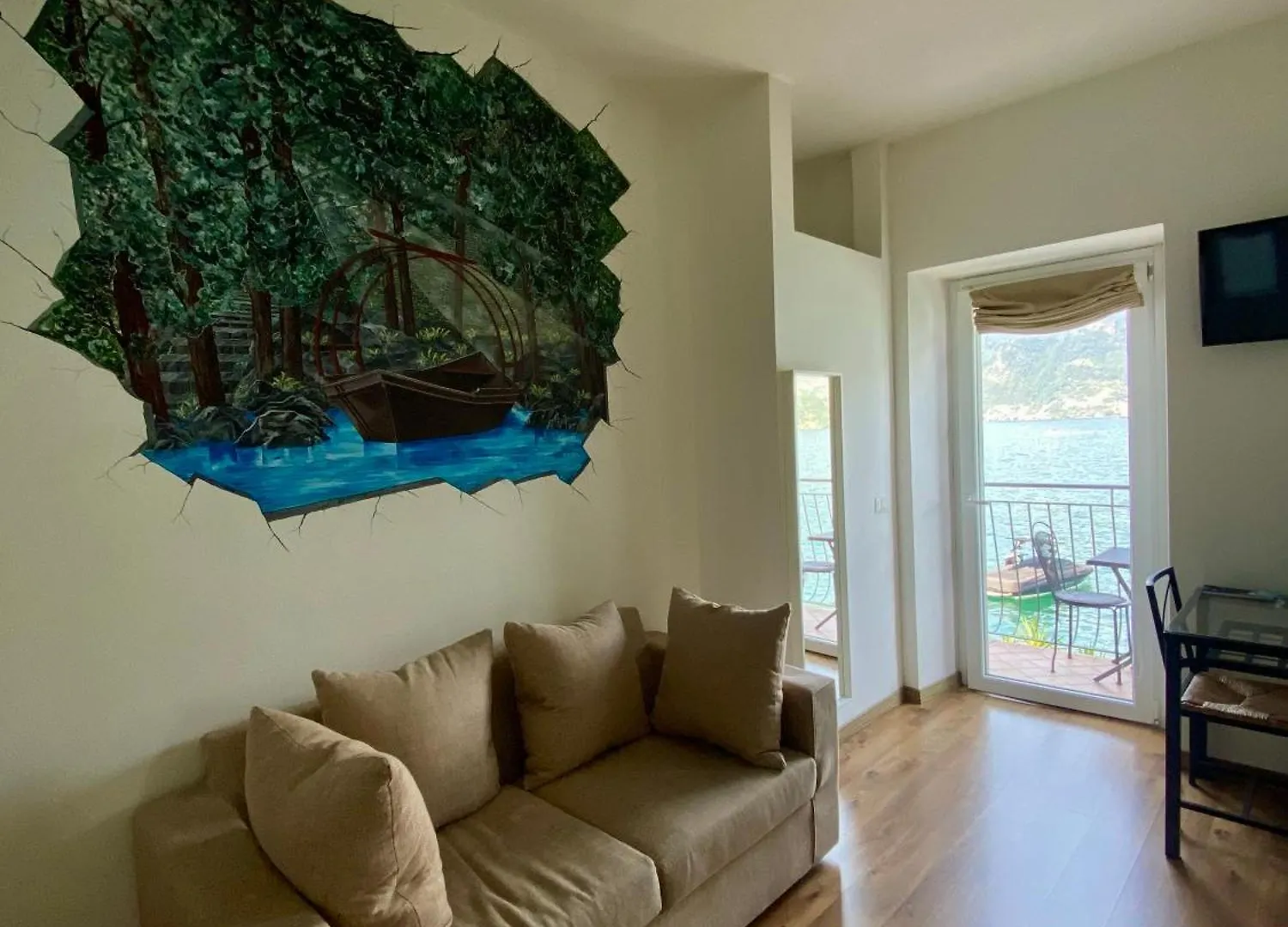 B&B Nest On The Lake Lezzeno Bed & Breakfast