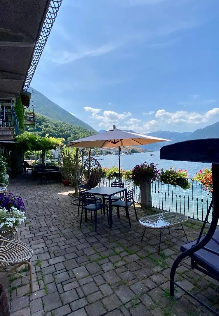 Bed & Breakfast B&B Nest On The Lake Lezzeno Italië